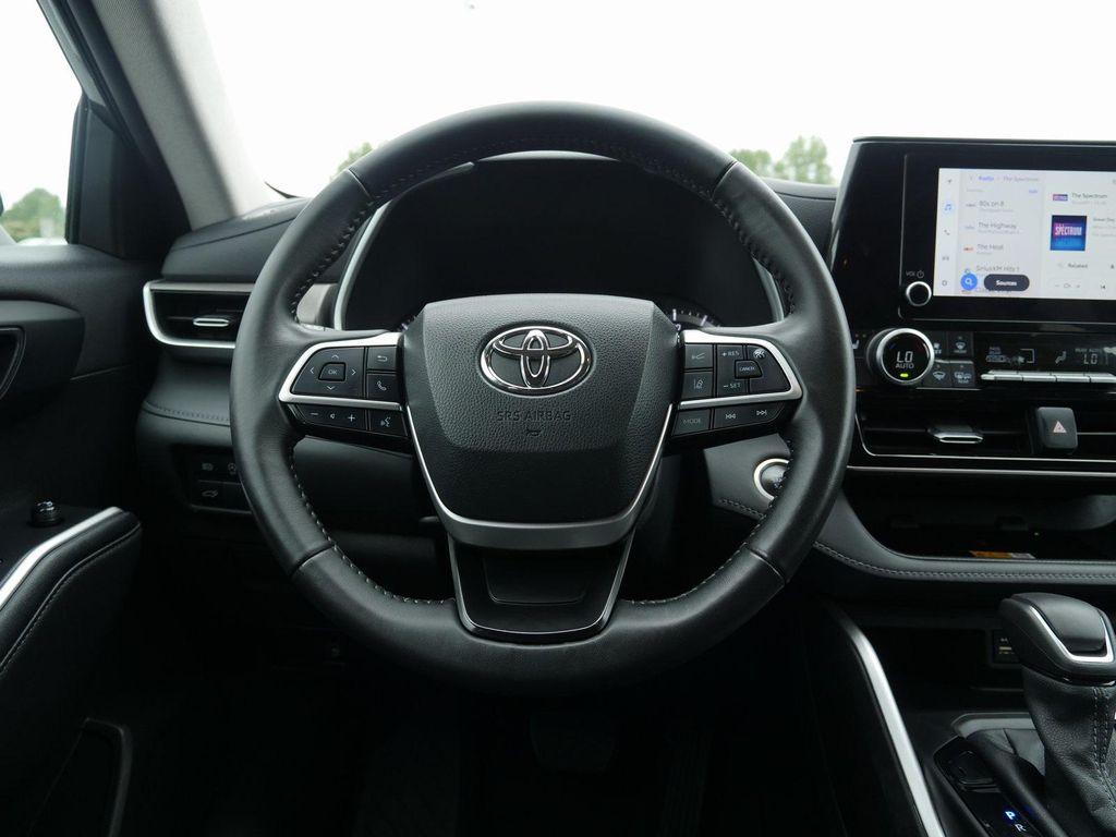 used 2024 Toyota Highlander car, priced at $38,622