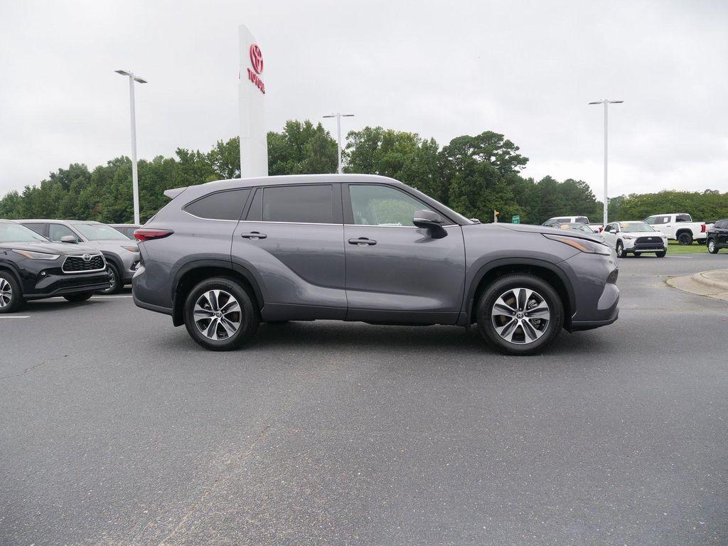 used 2024 Toyota Highlander car, priced at $38,622