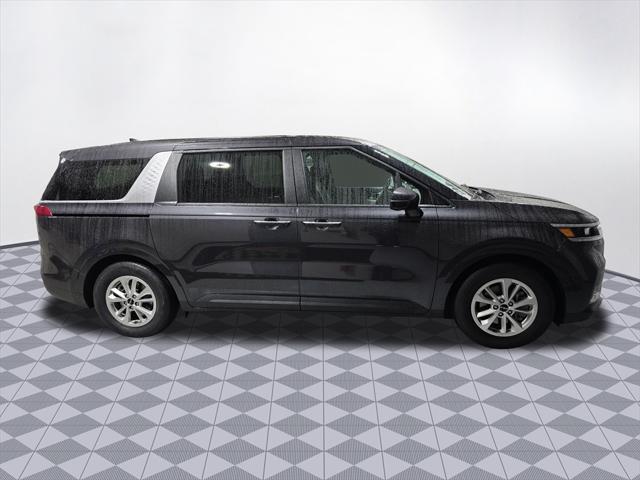 used 2024 Kia Carnival car