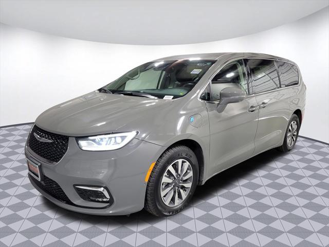 used 2022 Chrysler Pacifica Hybrid car