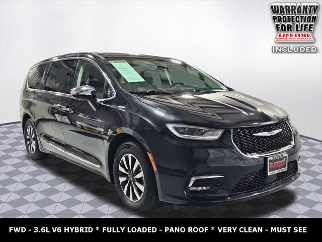 used 2022 Chrysler Pacifica Hybrid car, priced at $29,999