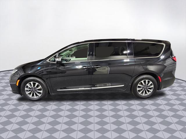 used 2022 Chrysler Pacifica Hybrid car, priced at $29,999