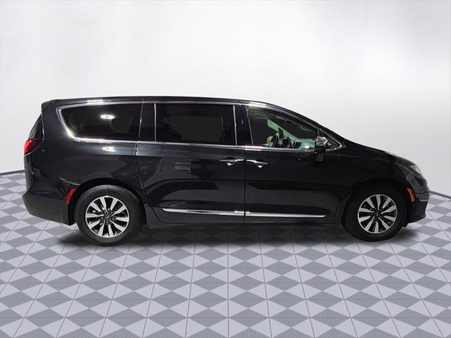 used 2022 Chrysler Pacifica Hybrid car, priced at $29,999