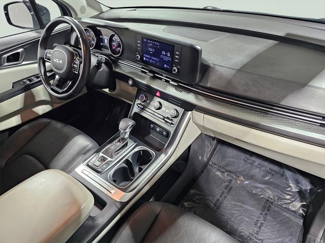 used 2022 Kia Carnival car