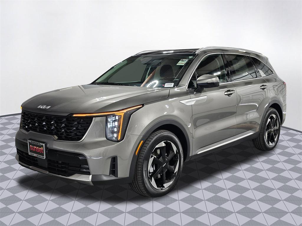 used 2025 Kia Sorento Hybrid car