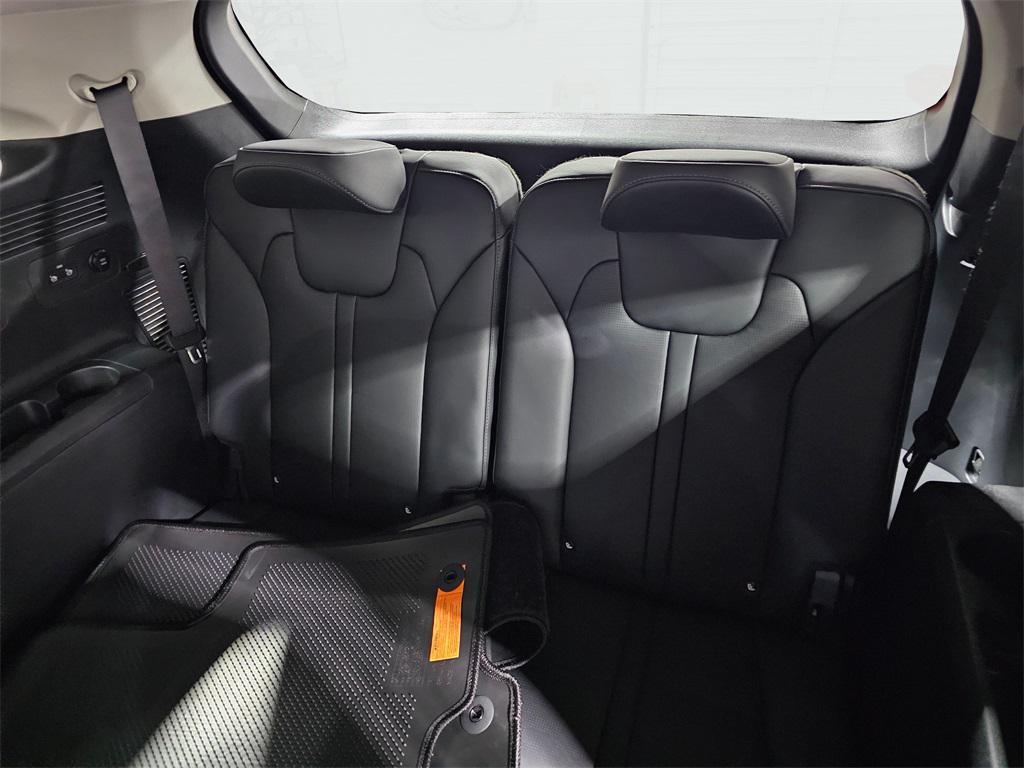 used 2025 Kia Sorento Hybrid car