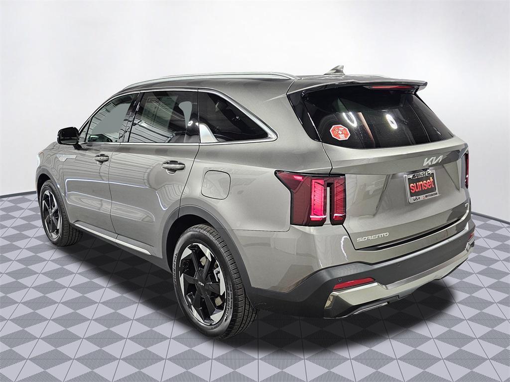 used 2025 Kia Sorento Hybrid car