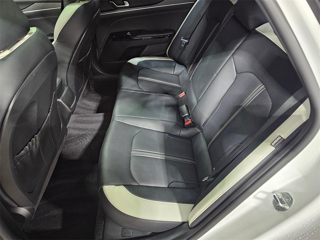 used 2025 Kia K5 car