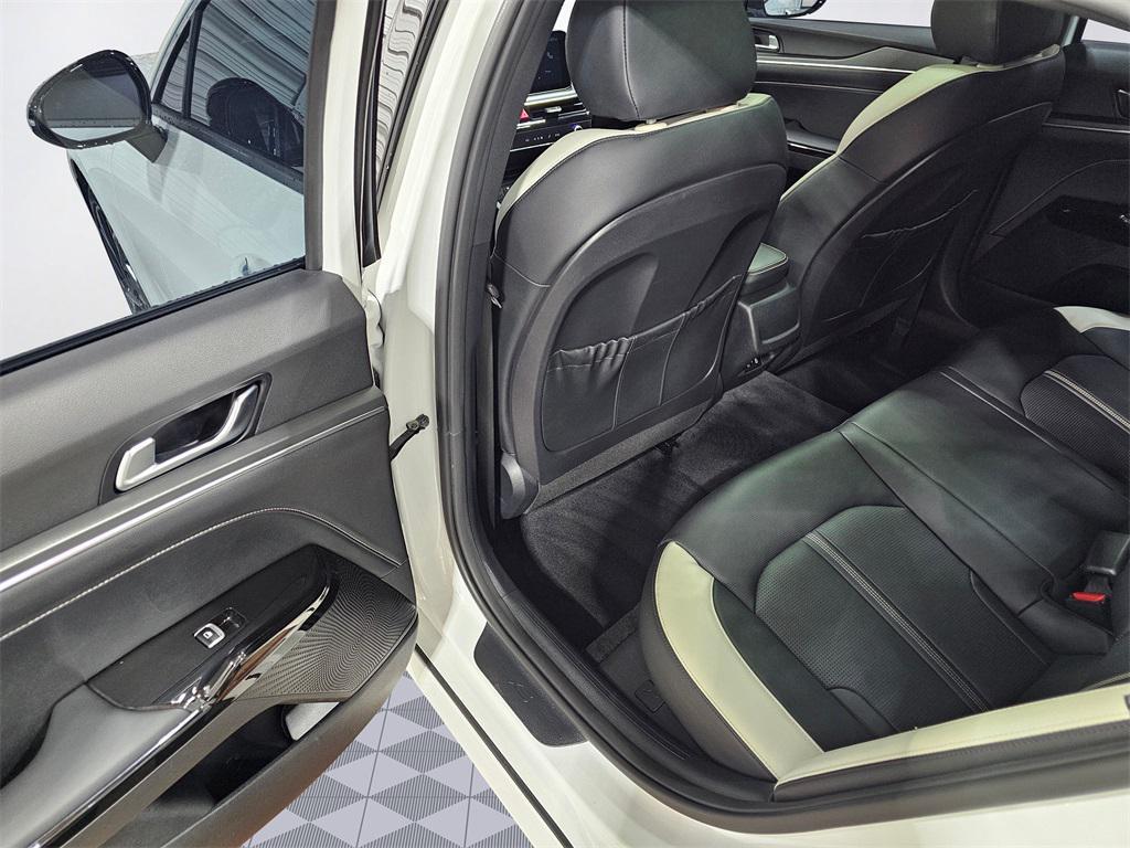 used 2025 Kia K5 car