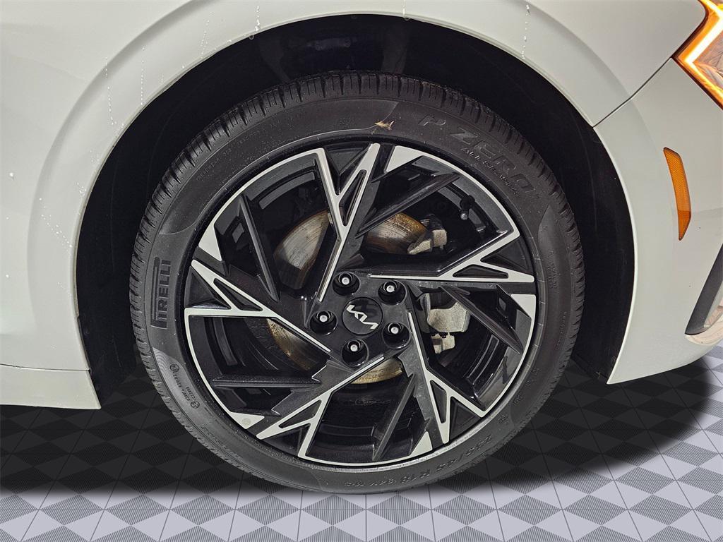 used 2025 Kia K5 car