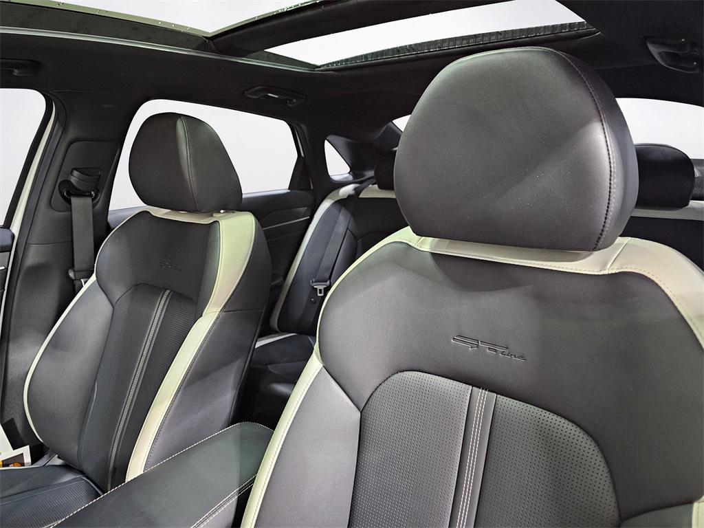 used 2025 Kia K5 car