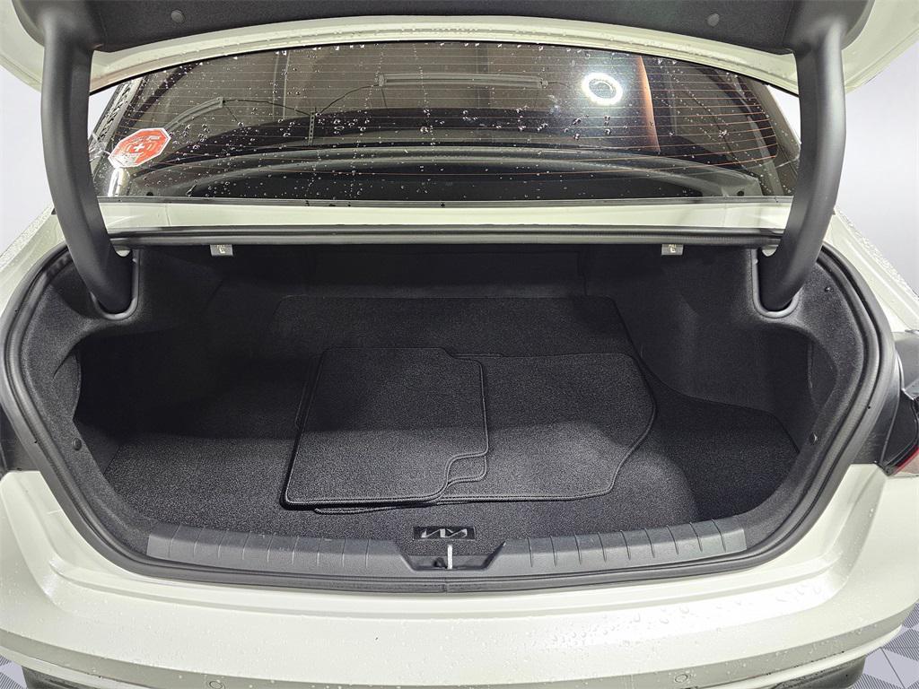 used 2025 Kia K5 car