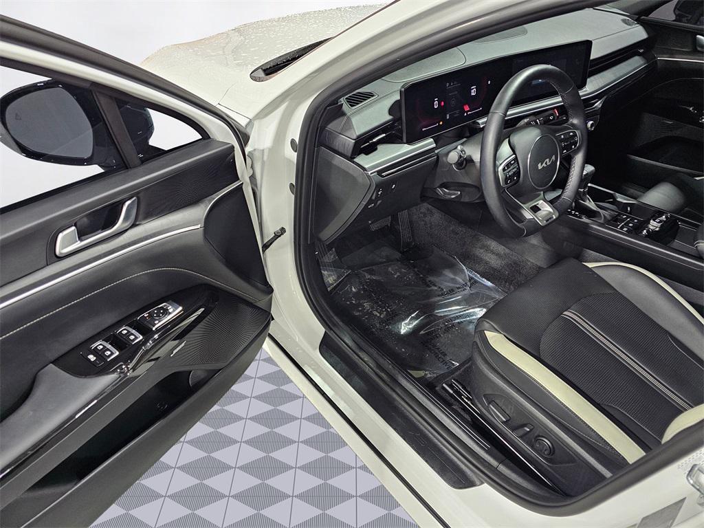 used 2025 Kia K5 car