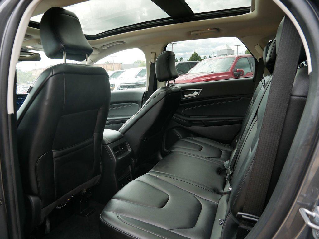 used 2022 Ford Edge car, priced at $30,999