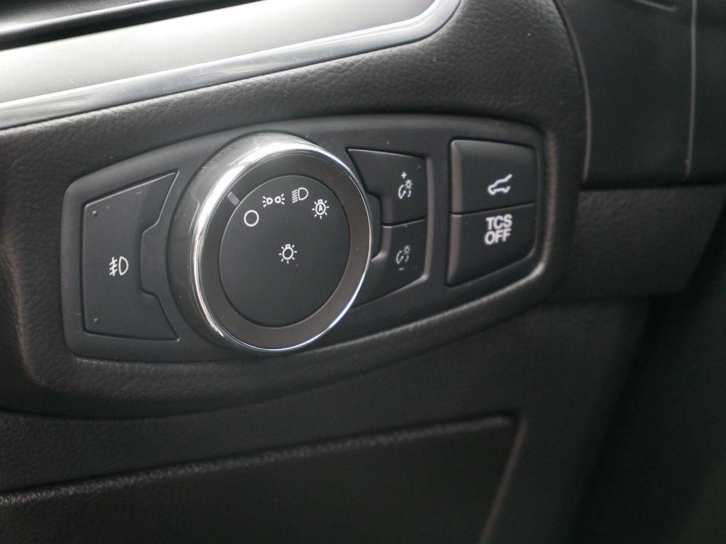 used 2022 Ford Edge car, priced at $30,999