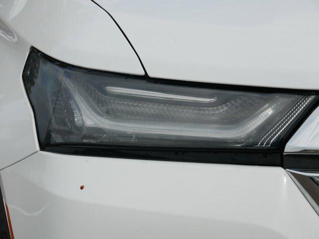 used 2023 Chevrolet Traverse car, priced at $26,999