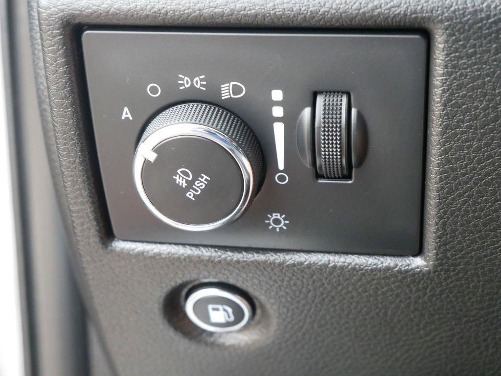 used 2021 Jeep Grand Cherokee car, priced at $24,799