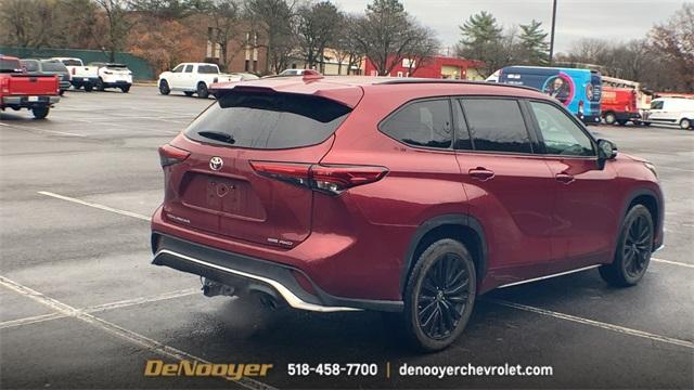 used 2022 Toyota Highlander car, priced at $35,500