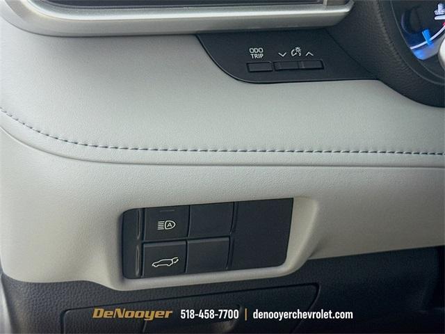 used 2023 Toyota Highlander Hybrid car, priced at $36,671