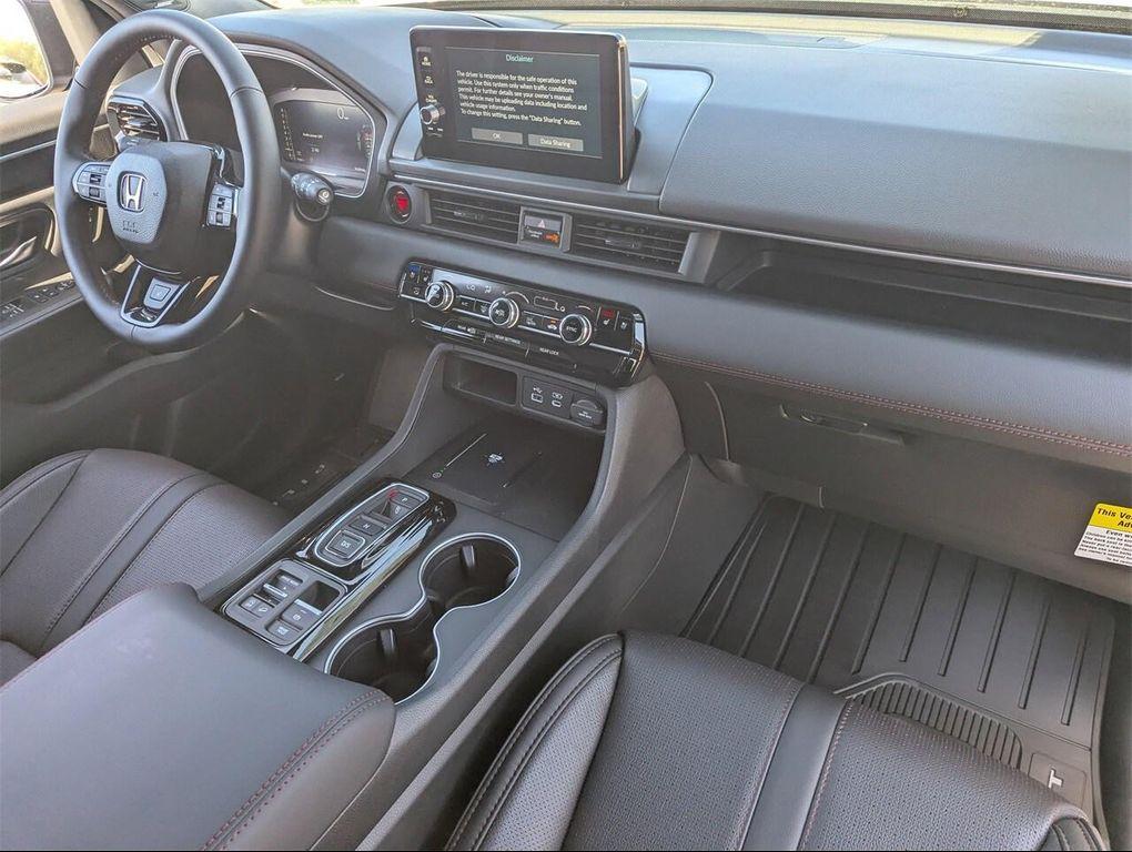 new 2025 Honda Pilot car, priced at $52,528