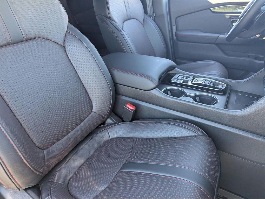 new 2025 Honda Pilot car, priced at $52,528