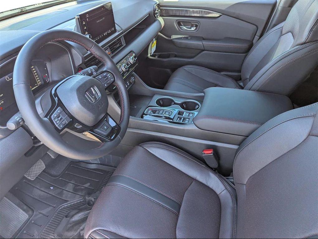 new 2025 Honda Pilot car, priced at $52,528