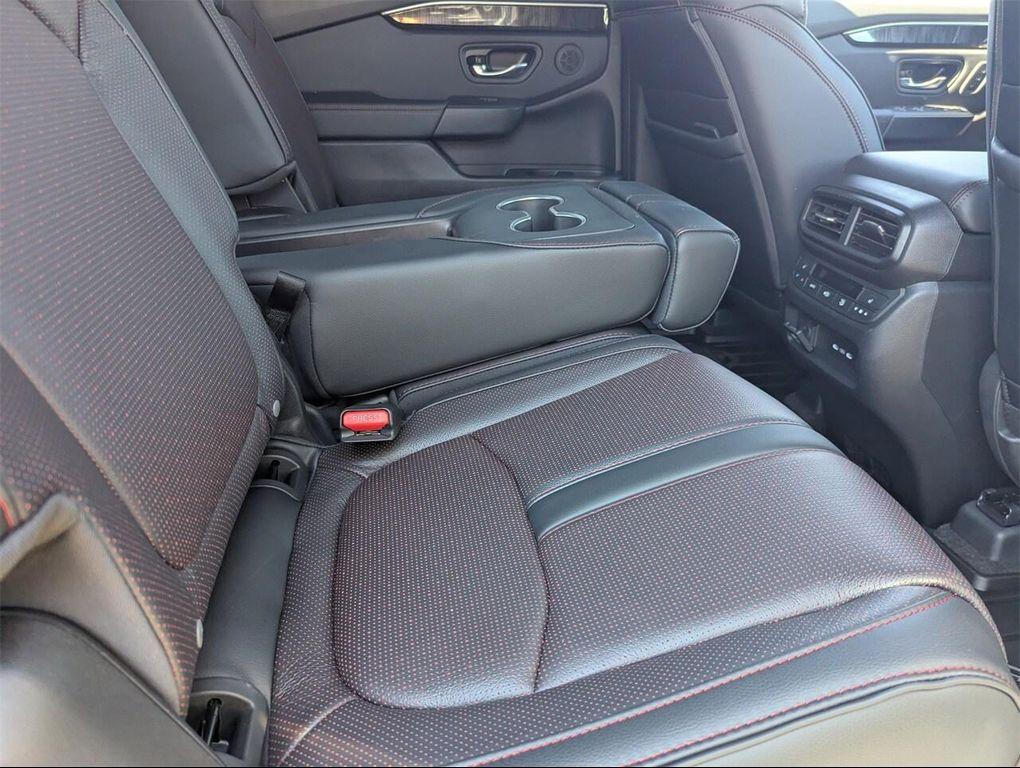 new 2025 Honda Pilot car, priced at $52,528