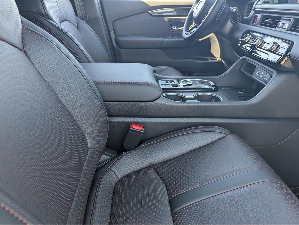 new 2025 Honda Pilot car, priced at $52,528