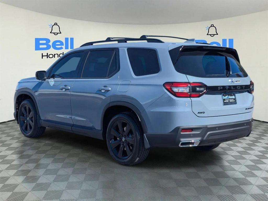 new 2025 Honda Pilot car, priced at $52,528