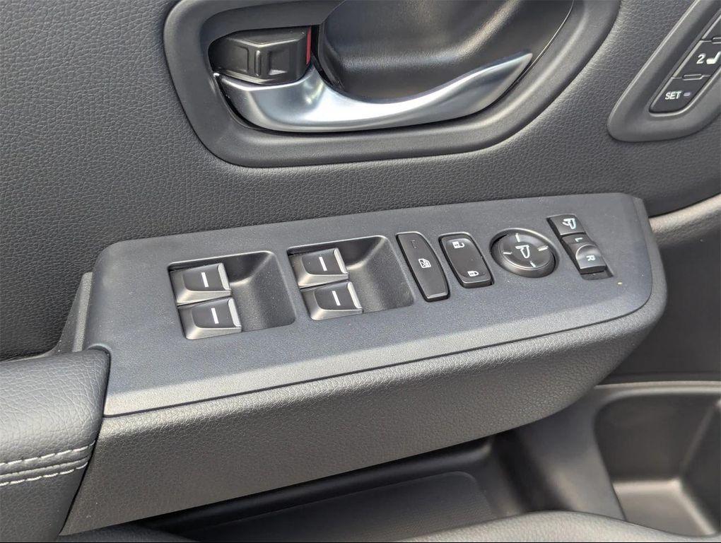 new 2025 Honda Pilot car, priced at $51,137