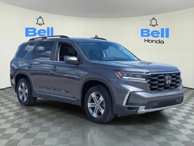 new 2025 Honda Pilot car, priced at $44,651