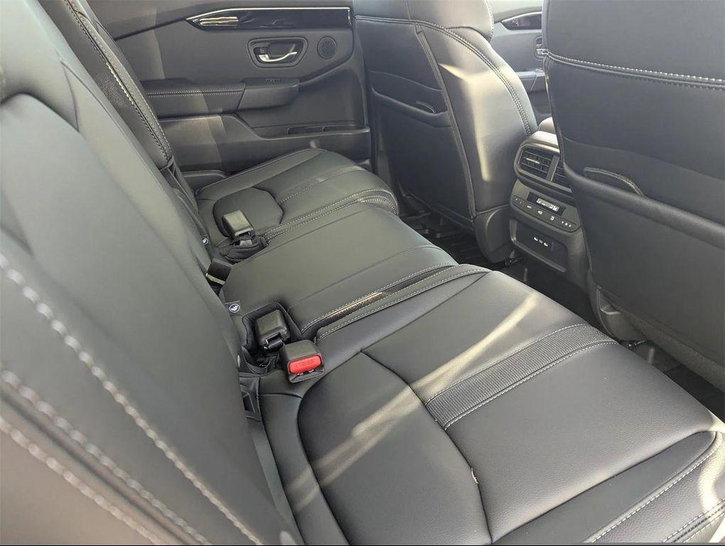 new 2025 Honda Pilot car, priced at $48,161
