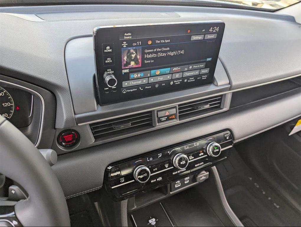 new 2025 Honda Pilot car, priced at $48,161