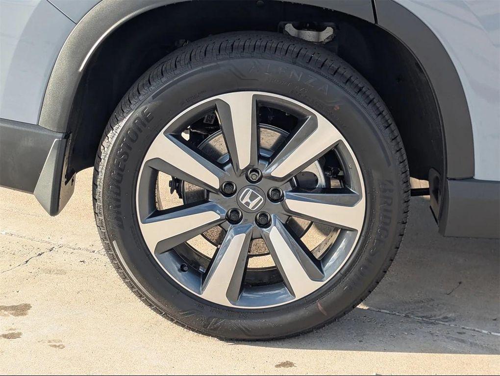 new 2025 Honda Pilot car, priced at $48,161