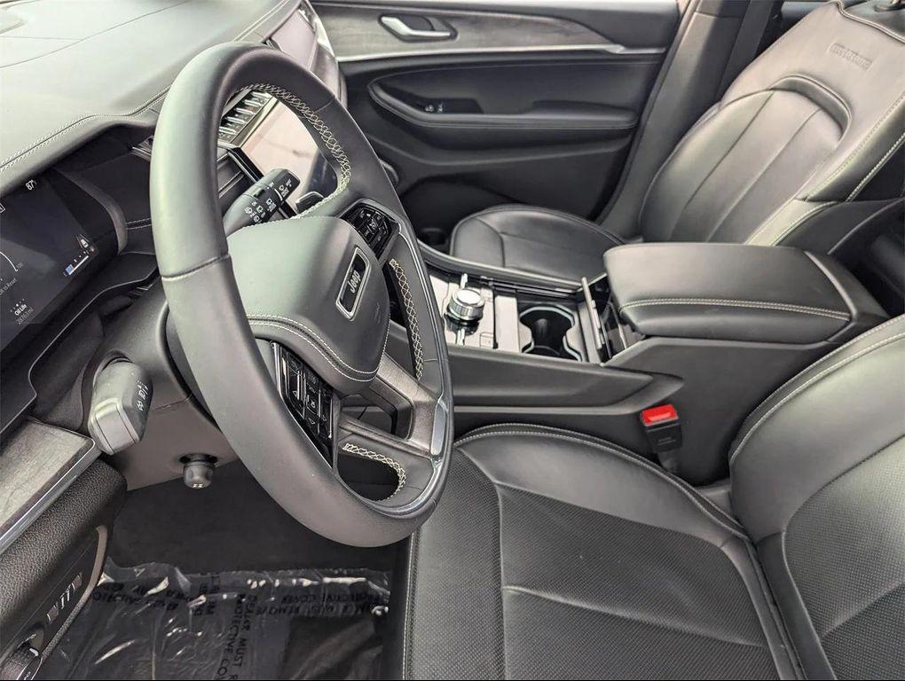 used 2023 Jeep Grand Cherokee car, priced at $37,259
