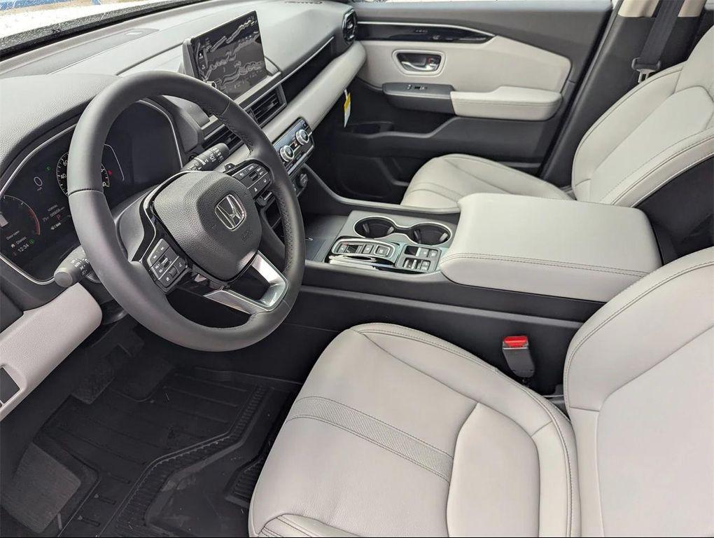 new 2025 Honda Pilot car, priced at $43,133