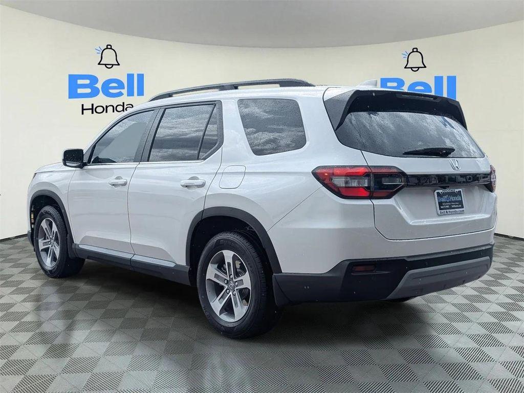 new 2025 Honda Pilot car, priced at $43,133