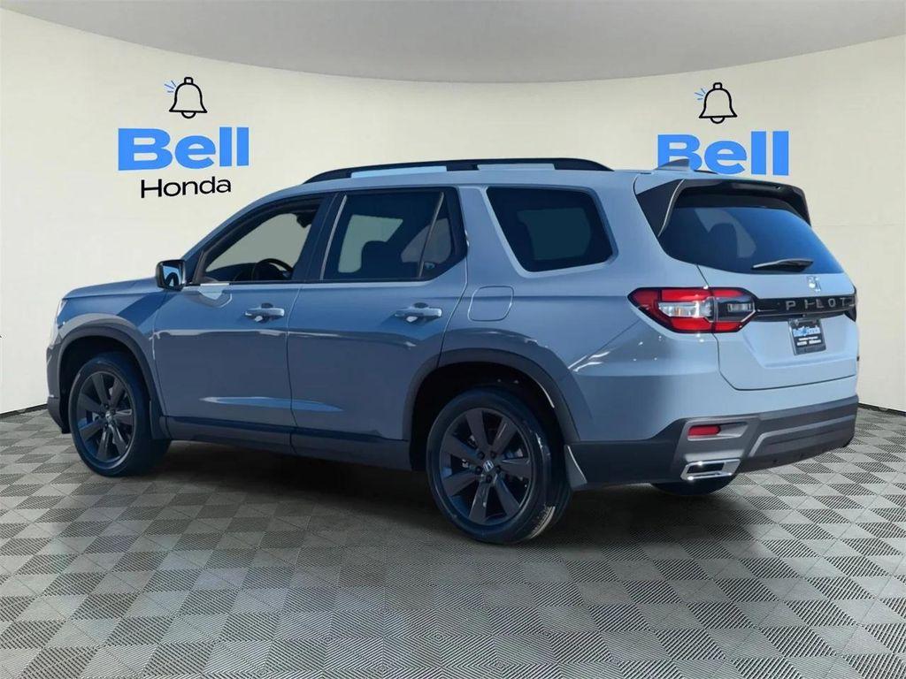 new 2025 Honda Pilot car, priced at $40,616