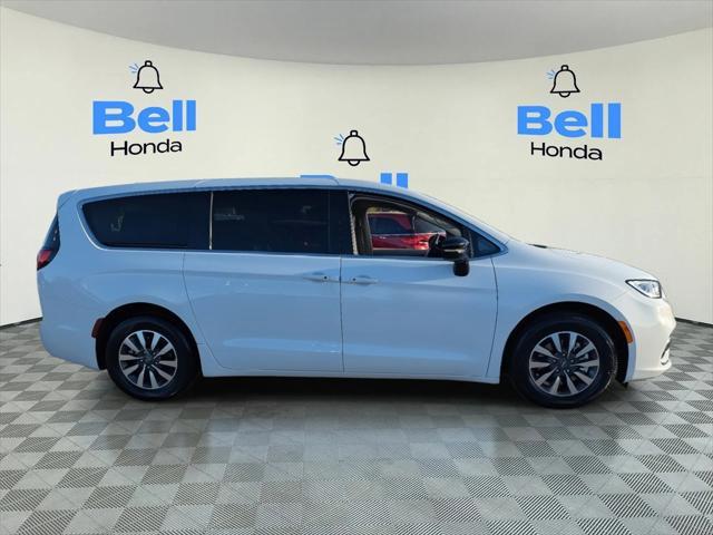 used 2024 Chrysler Pacifica Hybrid car, priced at $34,986