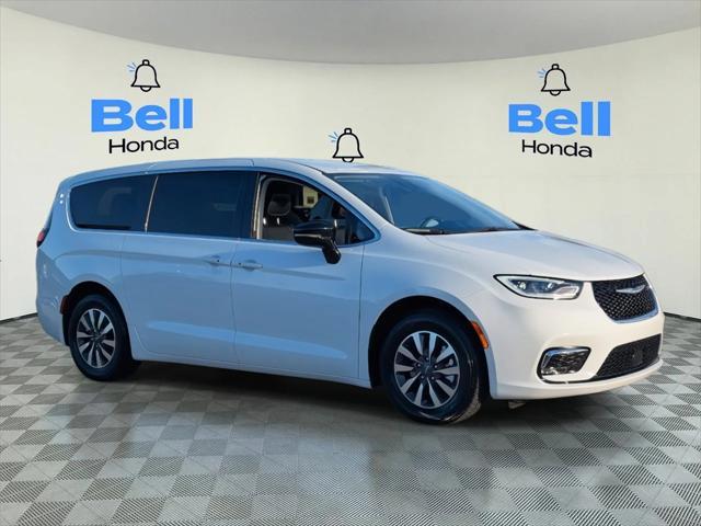 used 2024 Chrysler Pacifica Hybrid car, priced at $34,986