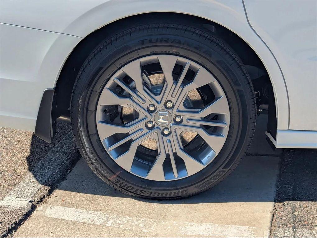 new 2026 Honda Odyssey car, priced at $46,600