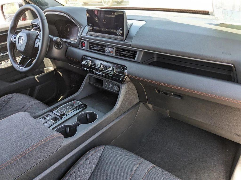 new 2025 Honda Pilot car, priced at $40,616