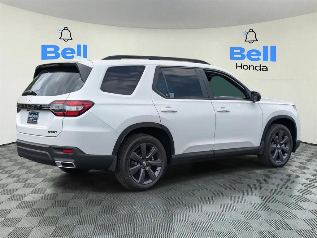 new 2025 Honda Pilot car, priced at $40,616