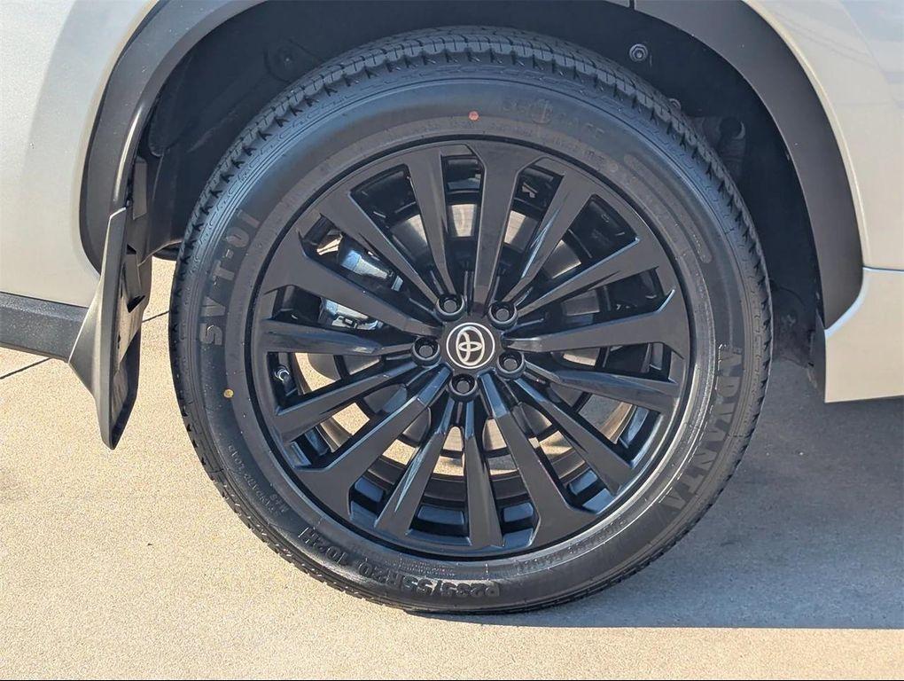 used 2023 Toyota Highlander car, priced at $28,392