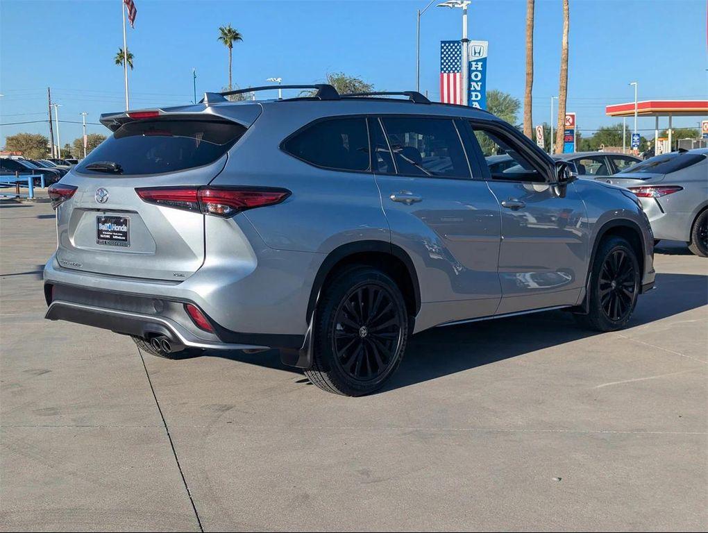 used 2023 Toyota Highlander car, priced at $28,392