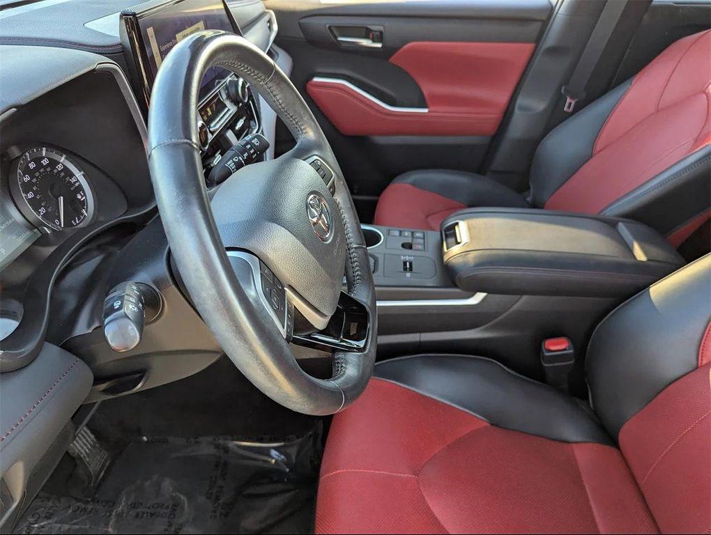 used 2023 Toyota Highlander car, priced at $28,392