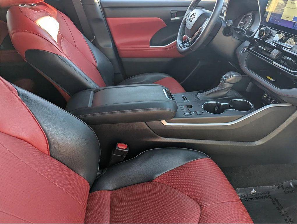 used 2023 Toyota Highlander car, priced at $28,392