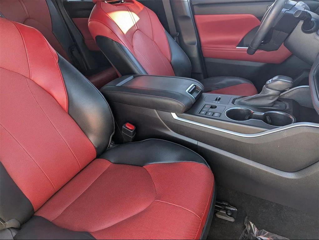 used 2023 Toyota Highlander car, priced at $28,392