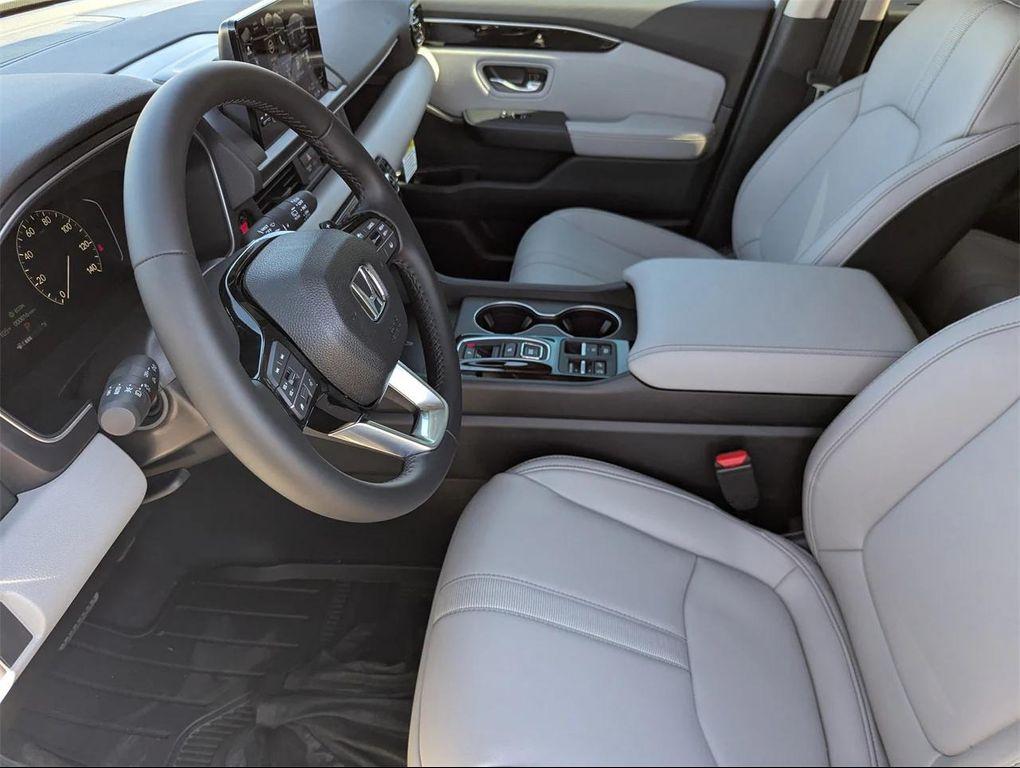 new 2025 Honda Pilot car, priced at $43,681