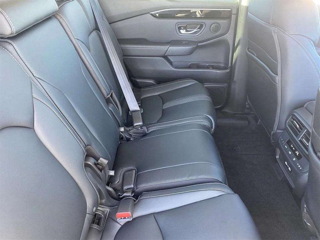 new 2025 Honda Pilot car, priced at $43,133